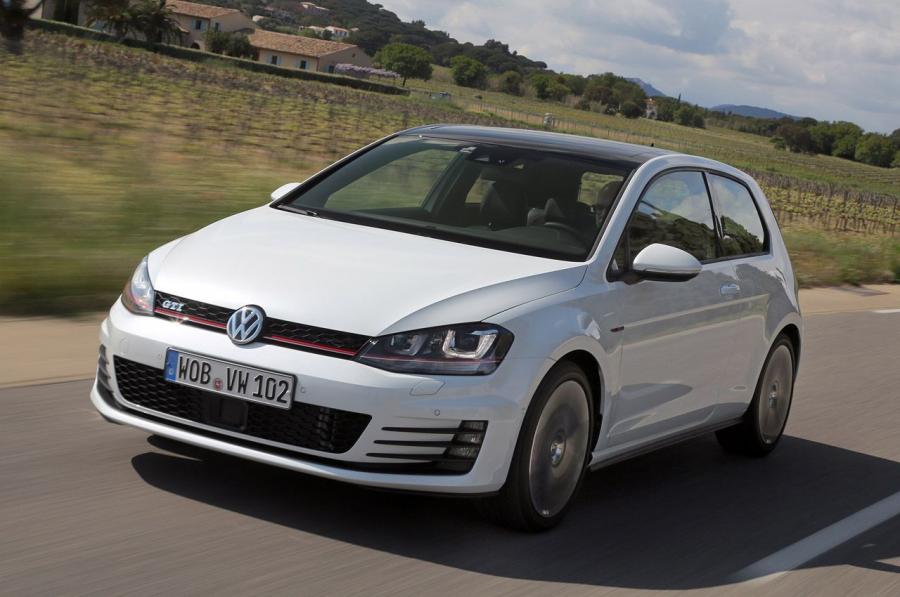  Volkswagen Golf GTi 5-Door 2015 года  (фото 12 из 48)